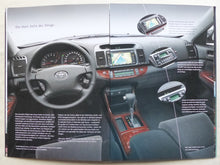 Lade das Bild in den Galerie-Viewer, Toyota Camry Limousine MJ 2002 - Prospekt Brochure 11.2001
