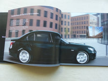 Lade das Bild in den Galerie-Viewer, BMW Individual 5er Limousine Touring M5 E60 MJ 2007 - Hardcover Prospekt 02.2006
