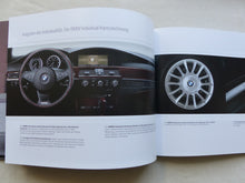 Lade das Bild in den Galerie-Viewer, BMW Individual 5er Limousine Touring M5 E60 MJ 2007 - Hardcover Prospekt 02.2006
