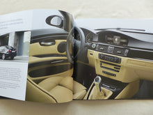 Lade das Bild in den Galerie-Viewer, BMW Individual 3er Limousine Touring E90 MJ 2006 - Hardcover Prospekt 01.2006
