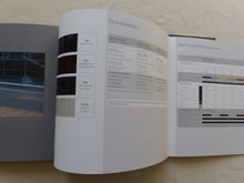 Lade das Bild in den Galerie-Viewer, BMW Individual 3er Limousine Touring E90 MJ 2006 - Hardcover Prospekt 01.2006
