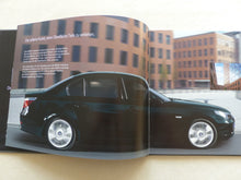Lade das Bild in den Galerie-Viewer, BMW Individual 5er Limousine Touring M5 E60 MJ 2005 - Hardcover Prospekt 01.2005

