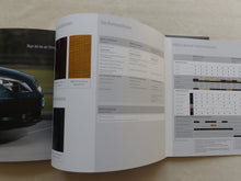 Lade das Bild in den Galerie-Viewer, BMW Individual 5er Limousine Touring M5 E60 MJ 2005 - Hardcover Prospekt 01.2005
