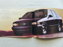 Lade das Bild in den Galerie-Viewer, Chevrolet 1995 Camaro Corvette Impala SS Caprice - US-Prospekt Brochure 1994 USA
