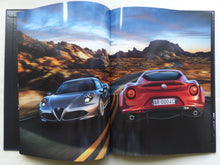 Lade das Bild in den Galerie-Viewer, Alfa Romeo 4C Coupe MJ 2017 - Hardcover Prospekt Brochure 11.2016
