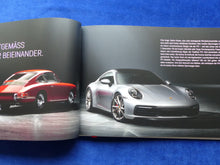 Lade das Bild in den Galerie-Viewer, Porsche 911 Carrera Targa Typ 992 MJ 2022 - Hardcover Prospekt Brochure 06.2021

