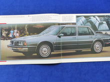 Lade das Bild in den Galerie-Viewer, Oldsmobile 1986 Delta 88 Royale &amp; Custom Cruiser - US-Prospekt Brochure 09.1985
