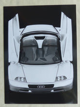 Lade das Bild in den Galerie-Viewer, Audi AVUS quattro Designstudie 12-Zylinder - Original Pressefoto 10.1991
