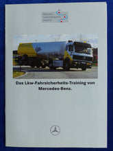 Lade das Bild in den Galerie-Viewer, Mercedes-Benz LKW Fahrsicherheits-Training - Prospekt Brochure 03.1994
