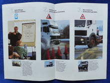 Lade das Bild in den Galerie-Viewer, Mercedes-Benz LKW Fahrsicherheits-Training - Prospekt Brochure 03.1994
