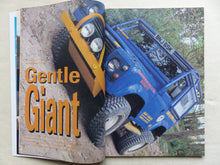 Lade das Bild in den Galerie-Viewer, Land Rover World UK-Magazine 8/1997 - Series One Defender Discovery Range Rover
