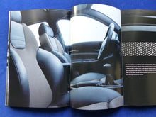 Lade das Bild in den Galerie-Viewer, Audi RS 4 Avant quattro V6 Biturbo Typ B5 - Hardcover Prospekt 02.2000 englisch
