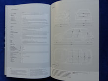 Lade das Bild in den Galerie-Viewer, Audi RS 4 Avant quattro V6 Biturbo Typ B5 - Hardcover Prospekt 02.2000 englisch
