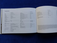 Lade das Bild in den Galerie-Viewer, Porsche Boxster 25 Jahre Jubiläumsmodell MJ 2021 - Hardcover Prospekt 11.2020

