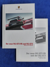 Lade das Bild in den Galerie-Viewer, Porsche 911 GT3 RS MJ 2011 - Hardcover Prospekt Brochure + Preisliste 05.2010
