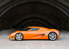 Lade das Bild in den Galerie-Viewer, Koenigsegg CCR Supersportwagen - Original Multimedia CD-ROM Presskit 2005
