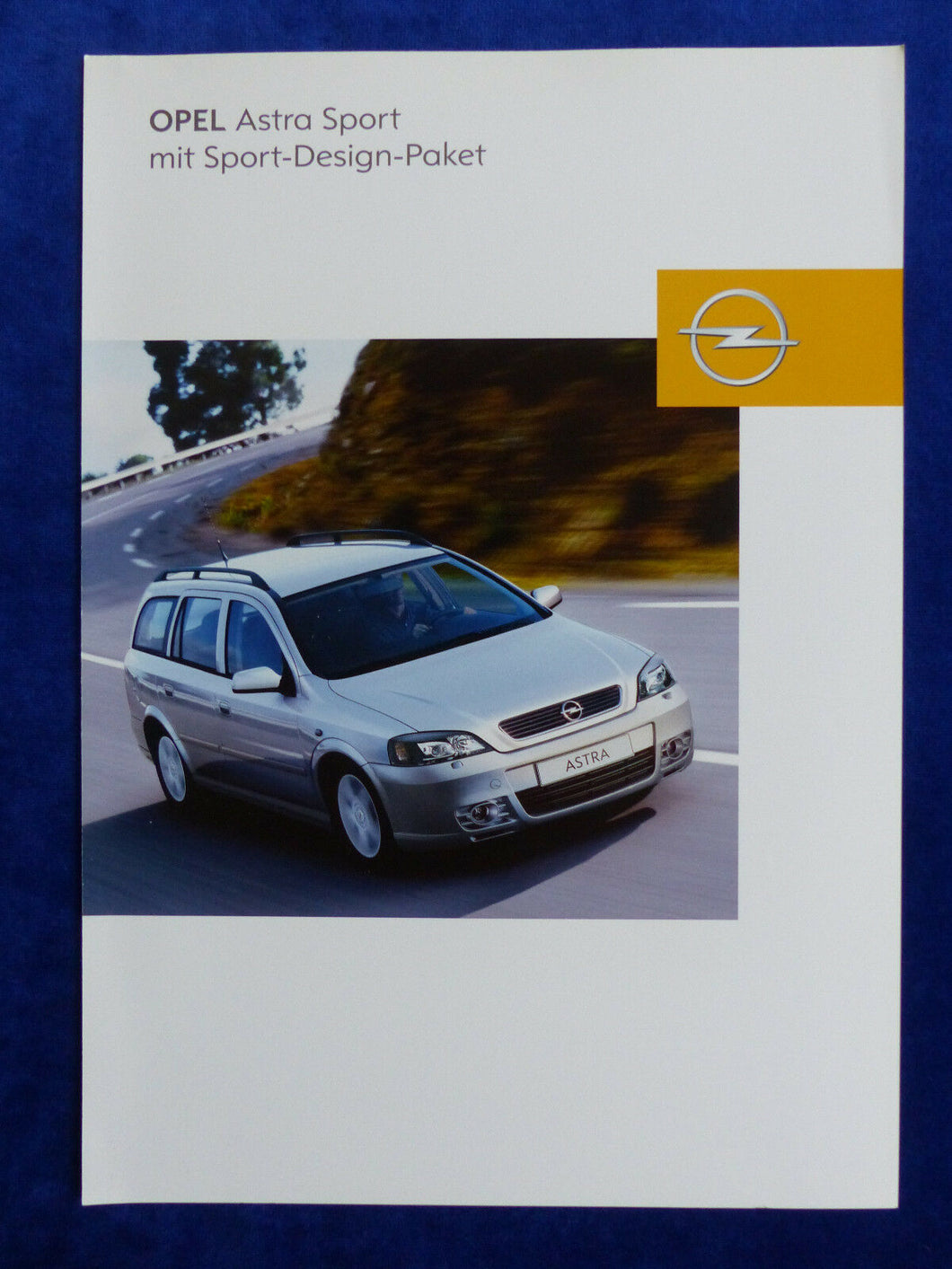 Opel Astra Sport mit Sport-Design-Paket MJ 2003 - Prospekt Brochure 02.2003