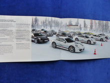 Lade das Bild in den Galerie-Viewer, Porsche Driving Experience 2016 - 911 Boxster Cayman - Prospekt Brochure 09.2015
