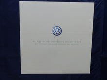 Lade das Bild in den Galerie-Viewer, VW Phaeton MJ 2002 Box mit 4 Prospekten - Prospekt Brochure + Daten 01.2002
