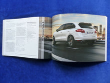Lade das Bild in den Galerie-Viewer, Porsche Modelle 2014 - Boxster 911 Cayman Cayenne - Prospekt Brochure 06.2013
