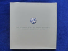 Lade das Bild in den Galerie-Viewer, VW Phaeton MJ 2002 Box mit 4 Prospekten - Prospekt Brochure + Daten 01.2002
